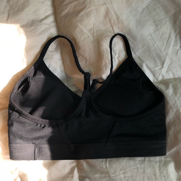 nike sports bra - Picture 2 of 3